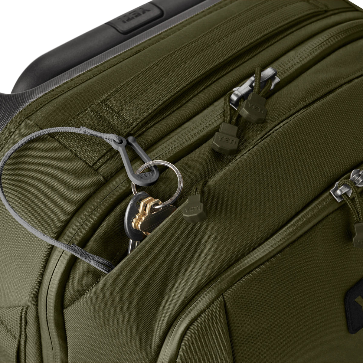 35L/22" Carry-On Luggage - US 2106