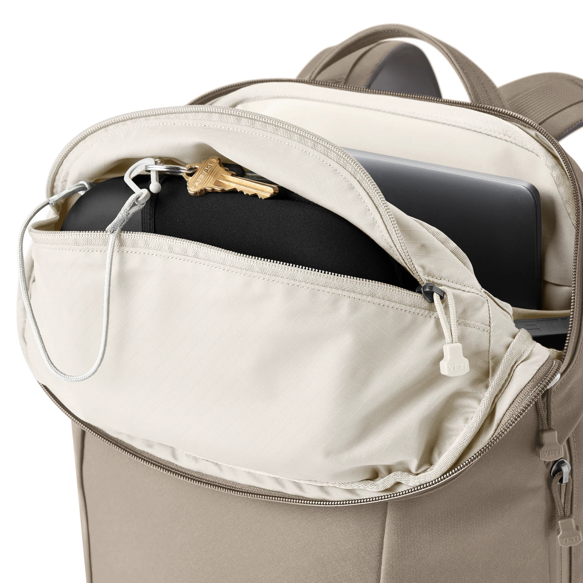 22L Carry On Backpack - US 4657