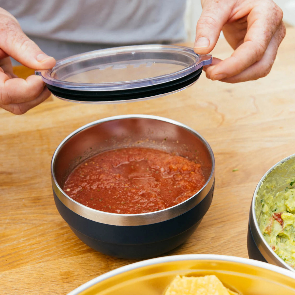 1 QT Insulated Bowl - US 6763